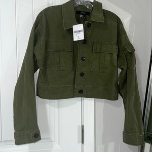 Forever 21 Cropped Cargo Jacket NEW with tags size small, army green